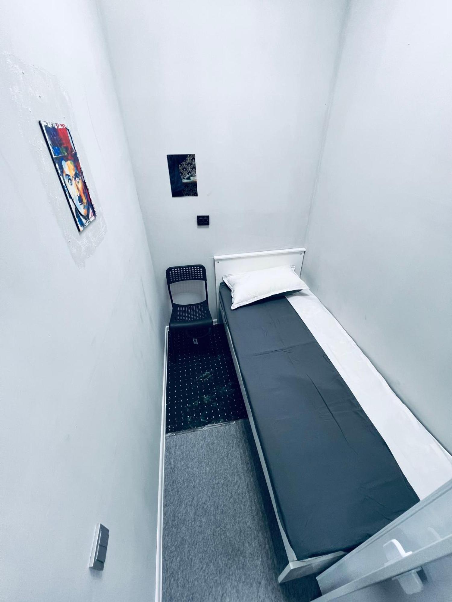 Center Capsule Hotel Ałma Ata Zewnętrze zdjęcie