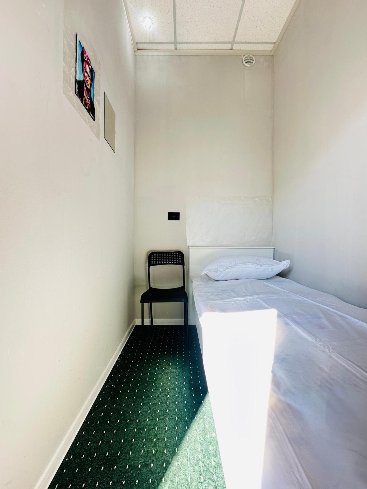 Center Capsule Hotel Ałma Ata Zewnętrze zdjęcie